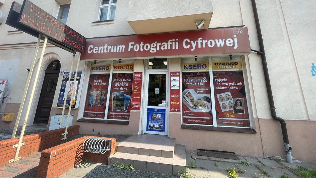 Zdjęcie na okładce dla Foto-Express Grzegorz Robert Jasiński